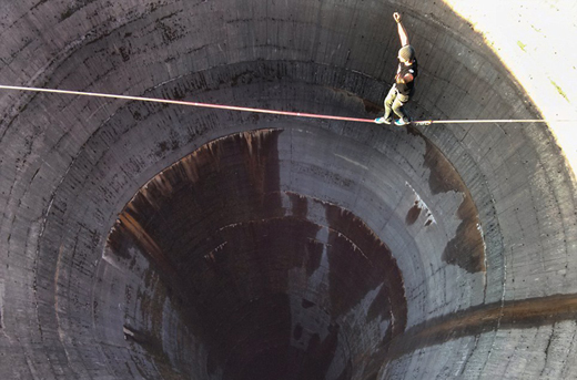 Slack-liner ti...
